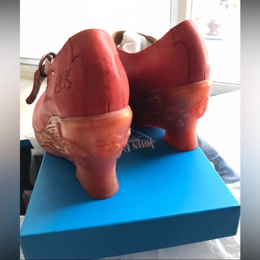 Fluevog- Mission, Maryjane shoe, size 8 - Picture 4 of 9